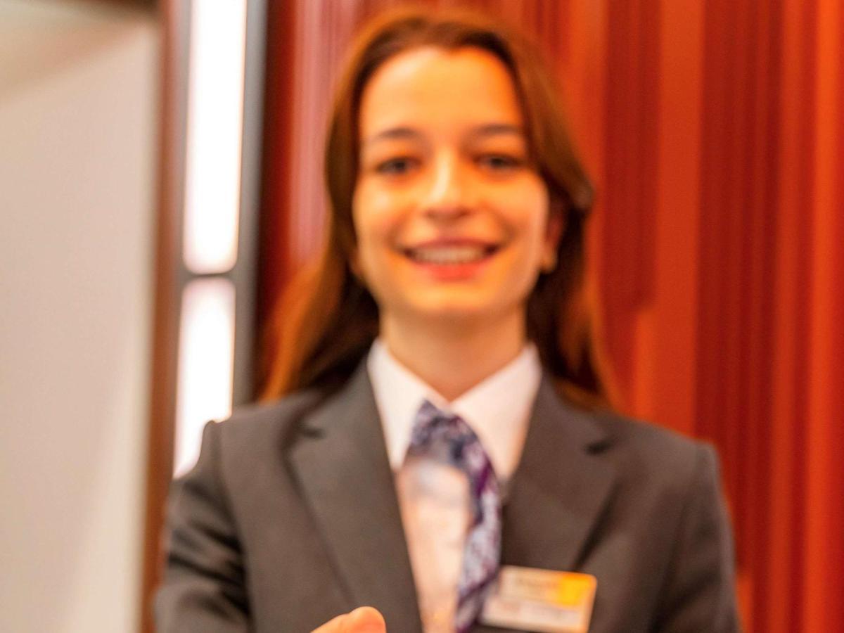 Mercure Trabzon Hotel ภายนอก รูปภาพ A concierge at the Mandarin Oriental, Tokyo