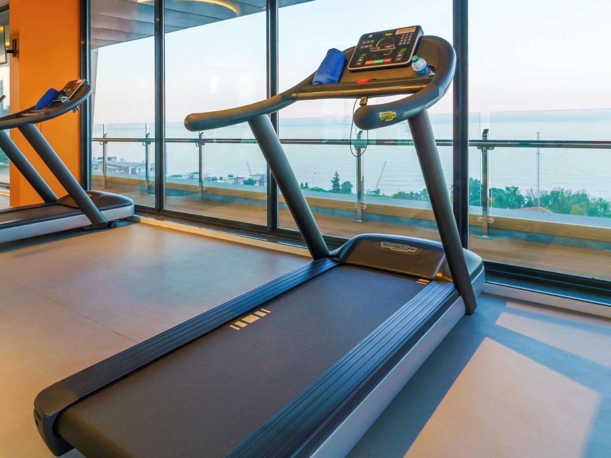 Mercure Trabzon Hotel ภายนอก รูปภาพ A treadmill