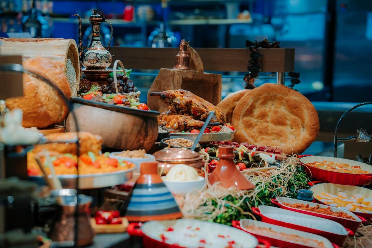 Mercure Trabzon Hotel ภายนอก รูปภาพ A buffet at a restaurant